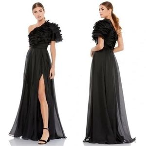 Elegant One-Shoulder Black Evening Gown